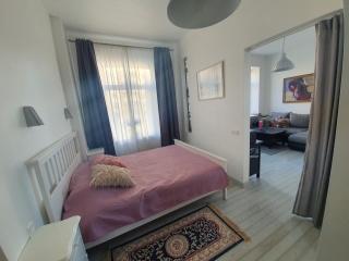 Vilnius apartment with stained glass - 8