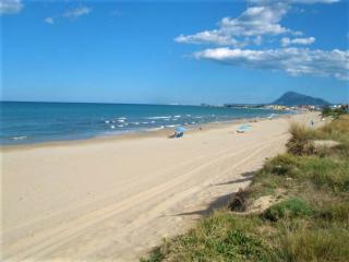 Adosado de 140m2 con terraza a 50 m de la playa - Denia - 6