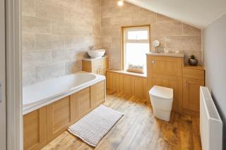 Host & Stay - Emerald Hideaway - 7