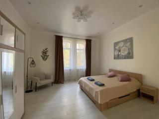 Modern Apartment - Lviv - 8