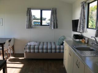 Oakura Beach Holiday Park - 4
