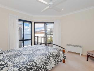 2 137 Soldiers Point Road luxury unit on the waterfront with aircon and free unlimited WiFi - 3