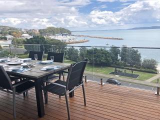 Classic View 1, 1 49 Victoria Parade - panoramic water views, aircon and Wifi - 2