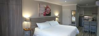 Schnehage Self Catering - Bloemfontein - 8