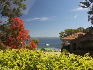 Dutchies Vista, 1 45 Christmas Bush Ave - Ground floor duplex with stunning water views and close to the beach - Nelson Bay - 8