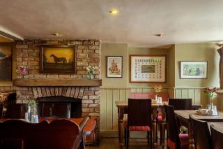 Horse & Jockey Hotel - 6