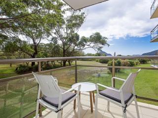 Intrepid 1 3 Intrepid Close Amazing views of Shoal Bay only 100m from the Beach - 9