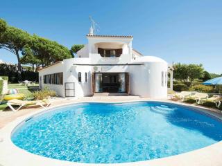 Modern Holiday Home in Quarteira with Swimming Pool - Quarteira - 0