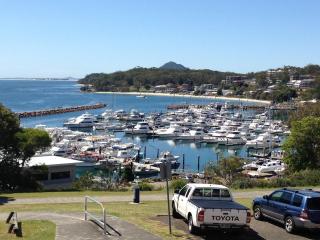 Laman Lodge, 1,15 Laman Street - Stunning Views, air conditioned unit with water views and Wifi - 9