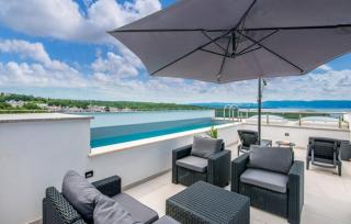 Apartments Solis Lacus Penthouse - Njivice - 2