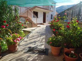 Cheap house near the center of the city - Mostar - 0