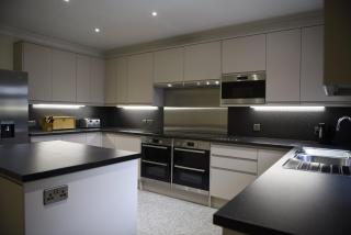 Toothbrush Rooms at Lattice Lodge - Guest Kitchen & EV Recharging - Ipswich - 6