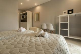 Mariposa Apartments next to the Sea - 1