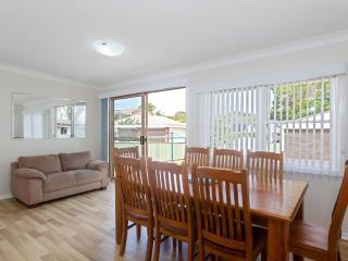 Sandy Shoal Shoal Bay Beach Cottage with aircon - Shoal Bay - 4