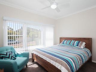 Sandy Shoal Shoal Bay Beach Cottage with aircon - Shoal Bay - 2