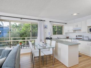 Shoal Court 2 fabulous location with water views - Shoal Bay - 3
