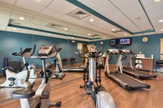 Holiday Inn Express and Suites Springfield Medical District by IHG - Springfield - 1