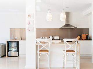 The Moorings 15 stunning with water views and pool - Soldiers Point - 2