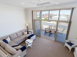 Walk on Birubi 1 Pet Friendly WI-FI Boat Parking and Water Views - Anna Bay - 3