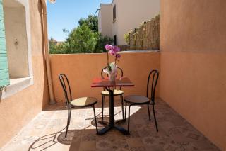 coeur de ville t2, terrasse, clim tt équipe, parking - Sanary-sur-Mer - 9