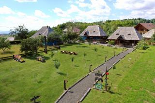 Iz de Maramures Rural Hotel - Şurdeşti - 9