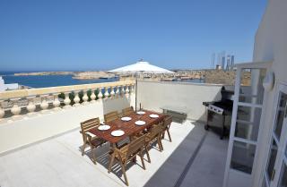 Grand Harbour Apartments - 0