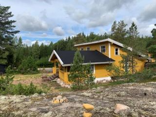 Luxury Holiday Home with Private Lake - Vehmaa - 7