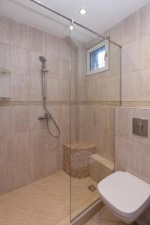 Central Beach GUEST ROOMS - Boergas - 4
