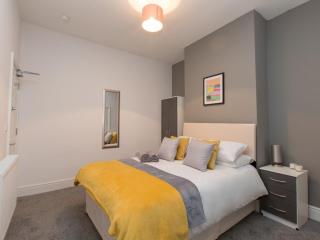 Townhouse @ 166 Ruskin Road Crewe - Crewe - 5
