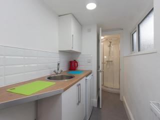 Townhouse @ 166 Ruskin Road Crewe - Crewe - 8