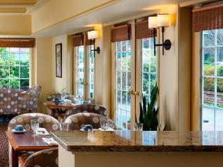 Royal Scot Hotel & Suites - 7