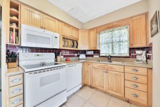 Sunrise Beach Retreat - Flagler Beach - 7