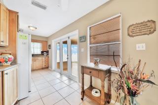 Sunrise Beach Retreat - Flagler Beach - 5