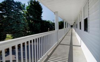 Hamilton Village Inn - North Kingstown - 2