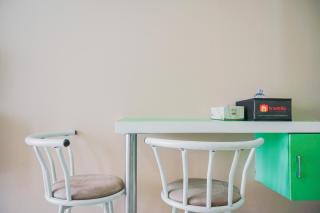 Cozy Studio Apartment at Skylounge Tamansari near Soetta Airport By Travelio - Jakarta - 9