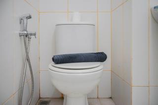 Cozy Studio Apartment at Skylounge Tamansari near Soetta Airport By Travelio - 5