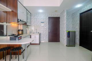 Comfy and Minimalist 1BR Apartment at Atria Residence By Travelio - 8