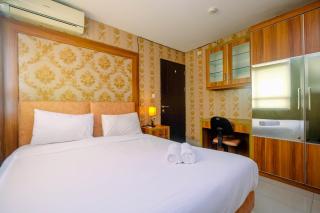 Comfy and Minimalist 1BR Apartment at Atria Residence By Travelio - 7