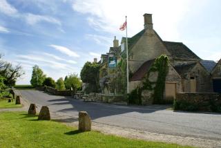 The Swan Inn Swinbrook - Burford - 0
