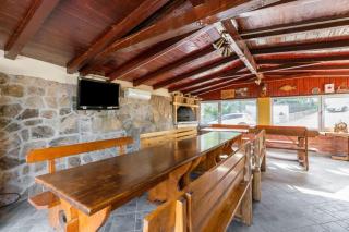 Apartments Nika with swimming pool and beautiful sea view - Dobreć - 5