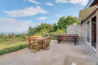 Apartments Nika with swimming pool and beautiful sea view - Dobreć - 6