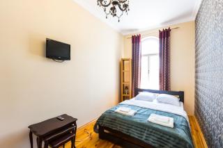 Подобово у Львові, на вулиці Краківській 26 біля Добробуту центр - Lviv - 0