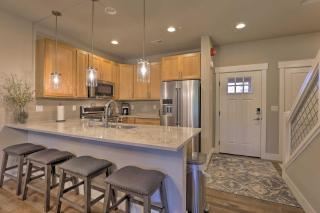 Fraser Retreat, Walk to Ski Shuttle and Main St - 4