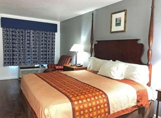 American Inn & Suites Russellville - Russellville - 0