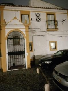 Familiar Home in Historic Évora - 3