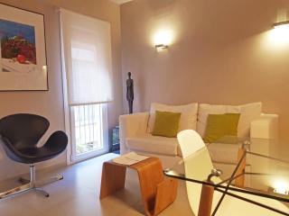 Apartamentos Caballerizas Granada con parking gratuito en pleno centro - Granada - 0