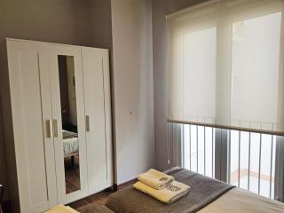 Apartamentos Caballerizas Granada con parking gratuito en pleno centro - Granada - 3