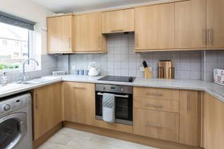 Fewster Way Townhouse - 6