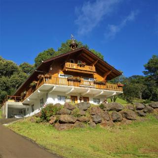 Hospedaria Brigite - Apartamento de Férias - Treze Tílias - 0