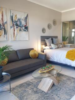 Menlyn Maine Residence - 5